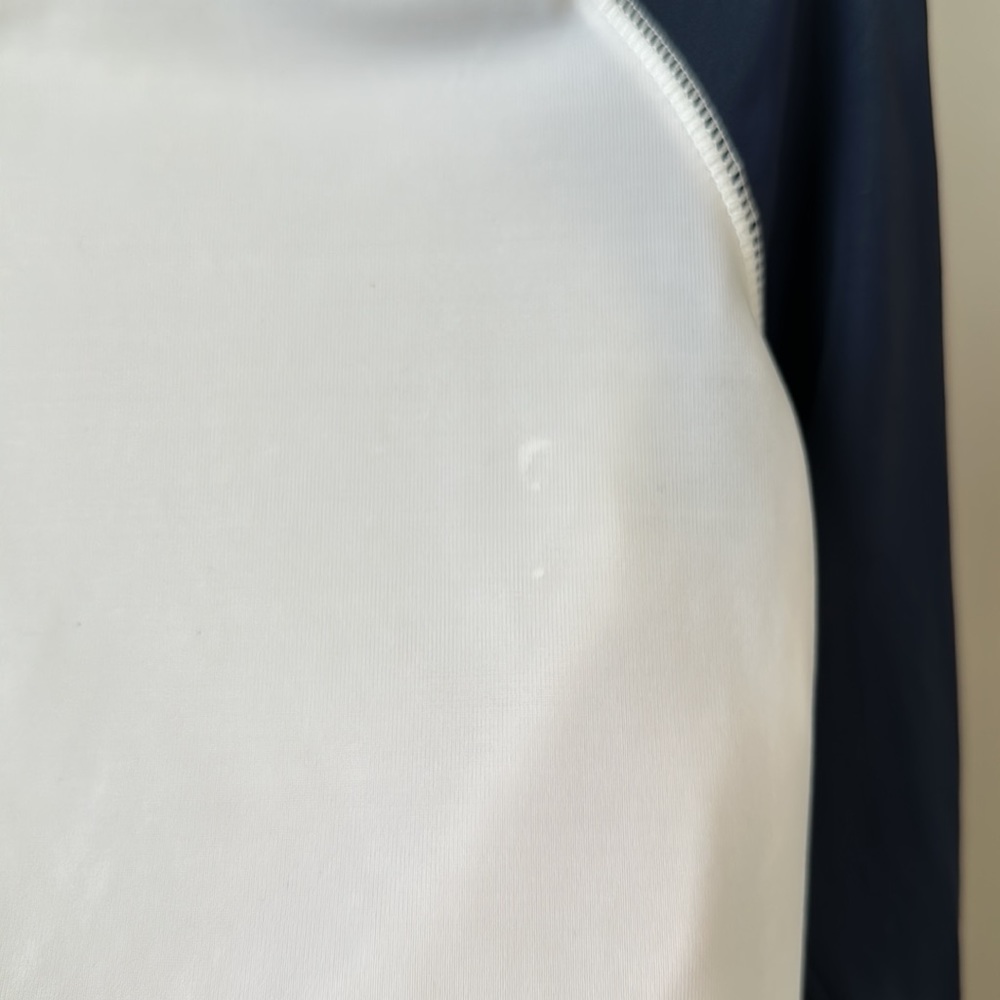 Old Navy Long Sleeve Rashguard 4T - Picture 2 of 7